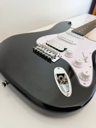 Guitarra Gianini e acessórios