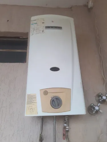 Aquecedor à gás para chuveiro e banheira