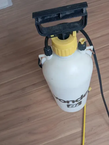 Bomba para aplicação de veneno 