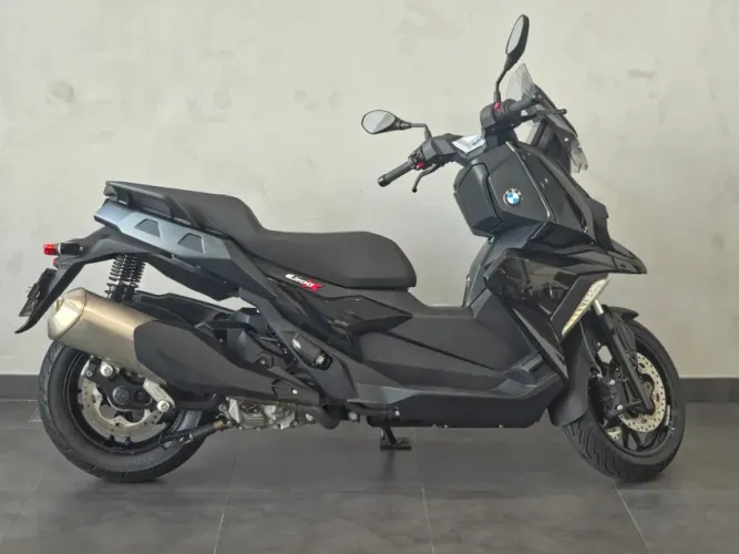 BMW C 400 X BLACK.