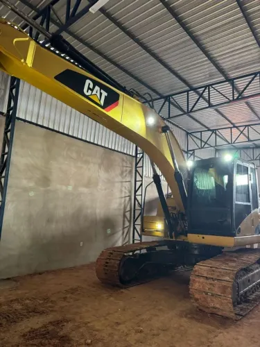 ESC CAT 320 DL 2012 13.000 HS