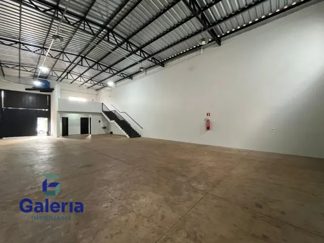 Galpão comercial para alugar, 255m² - Jardim Jóquei Clube
