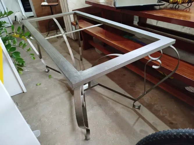 Estrutura de ferro para mesa (sem tampo)