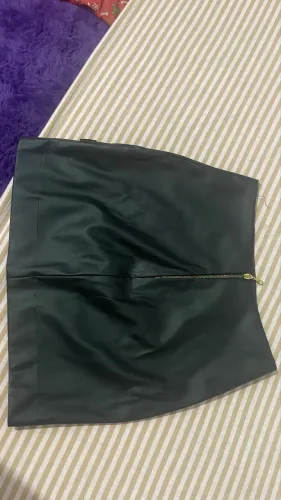 Vende-se saia couro sintético usada poucas vezes
