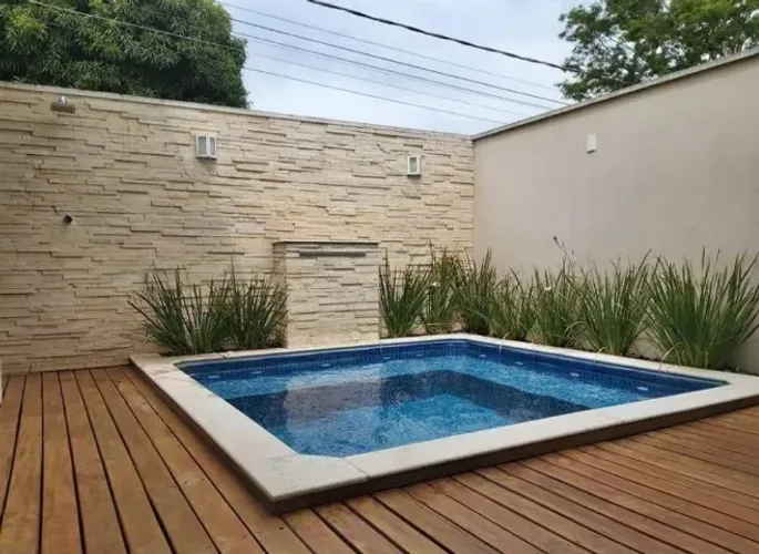 Casa com piscina no Eldorado - Parque 10