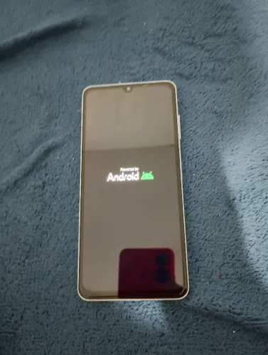 Vendo um celular Samsung A 06