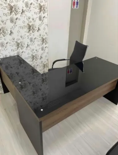 MESA EM LD PLANEJADA COM VIDRO