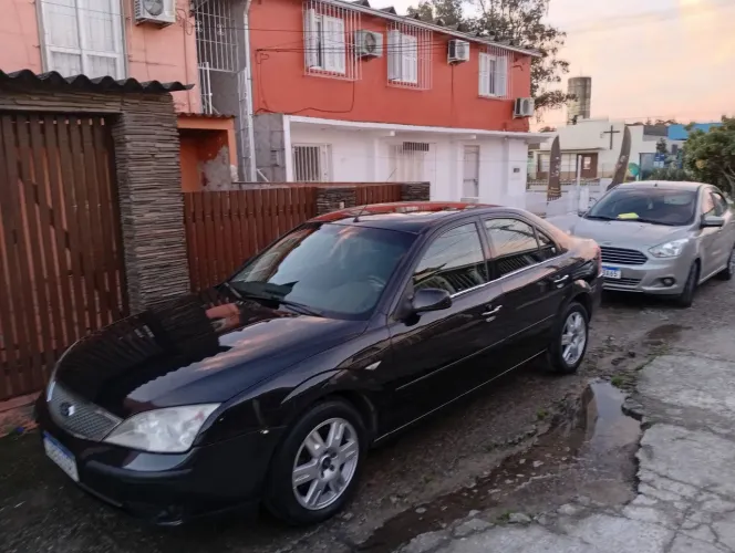Ford Mondeo Ghia 2.0 16V 143cv 4P AUT 2005