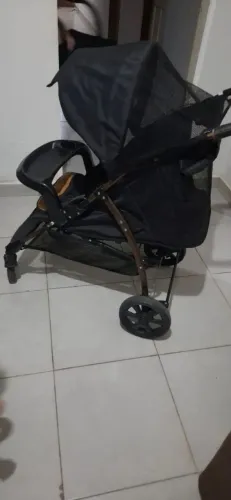 Vendo carrinho de bebê