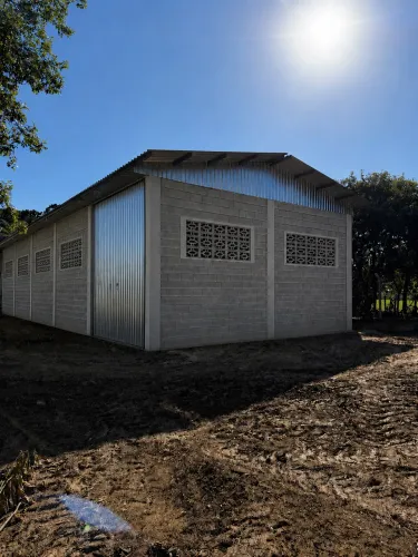 Barracão/ Galpão 330m2 ( direto com proprietário)
