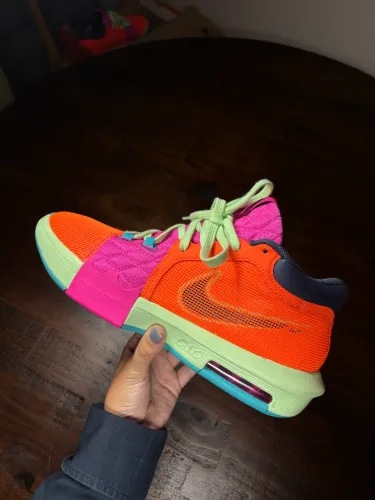 Nike LeBron XVIII - 42