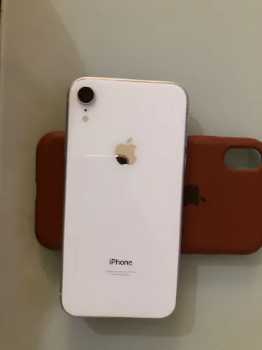 iPhone XR 64 gigas todo original.