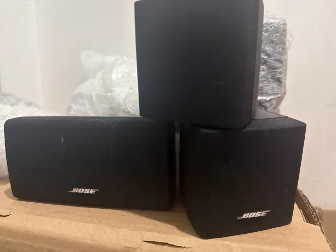 Caixas de som BOSE kit com 5 unidades com suporte
