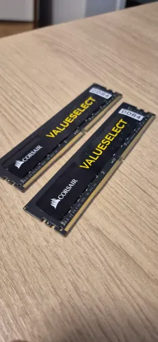 2x8GB Memória RAM DDR4 Corsair