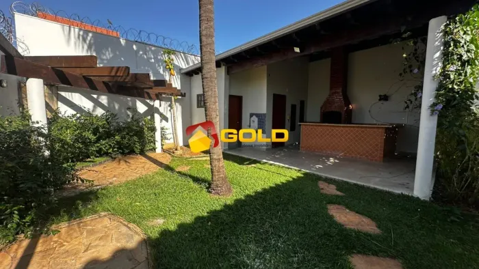 Casa para Locação em Uberlândia, Jardim Karaíba, 3 dormitórios, 2 suítes, 4 banheiros, 2 v