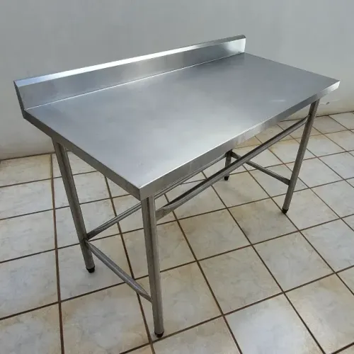 Mesa / bancada industrial de Aço Inox 120cm x 60cm (com espelho de fundo)