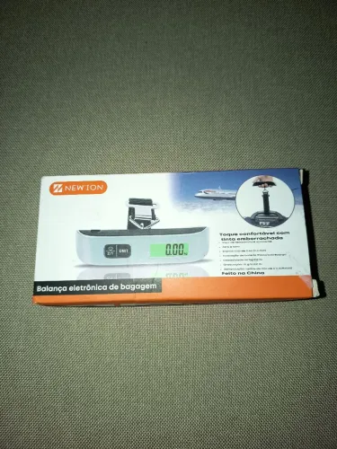 Balança eletrônica de bagagem.