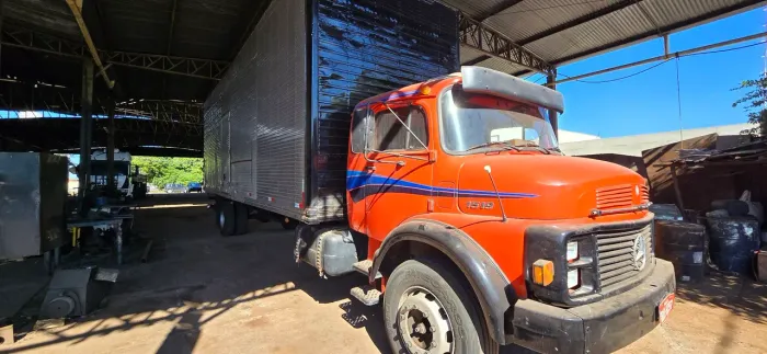 Caminhão 1519 mercedez Toco