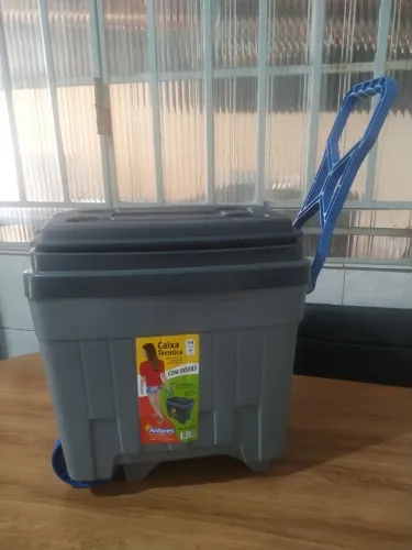 Promoção Caixa Térmica com rodinhas 34 litros