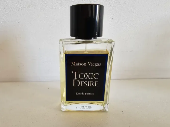 Perfume Toxic Desire 50ml Maison Viegas | Aceito Trocas