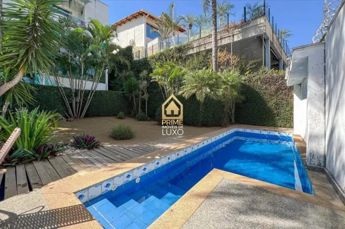 Casa para locação com 5 quartos no bairro Estoril