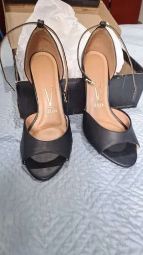 sapato alto preto vizzano(usado)