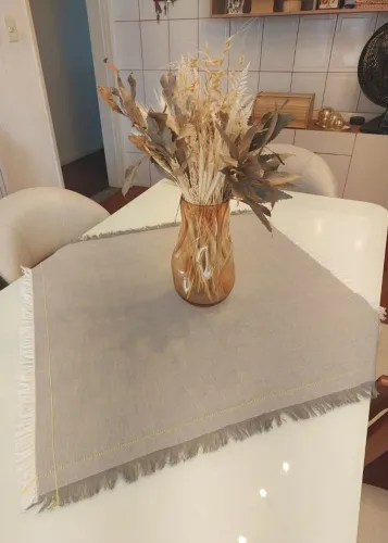 Toalha de mesa 100% algodão Casa Riachuelo na cor cinza 78 cm x 78 cm