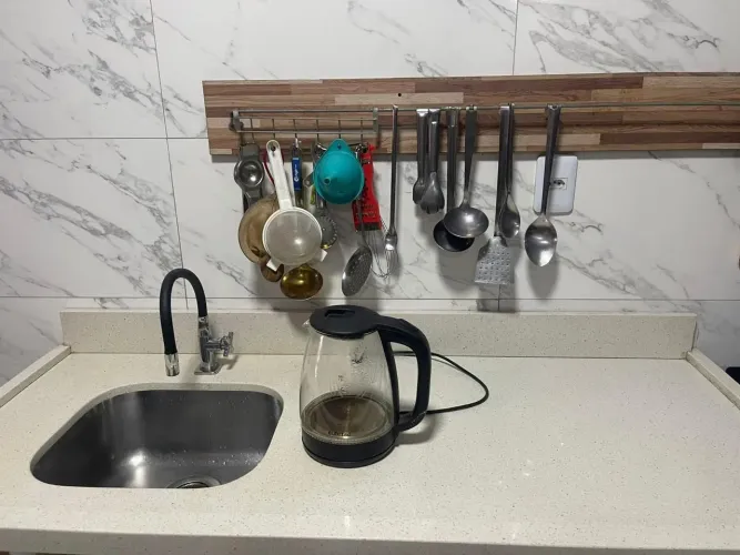 Bancada de Quartzo Branco com Cuba Inox - 1,43m (Tipo Silestone)