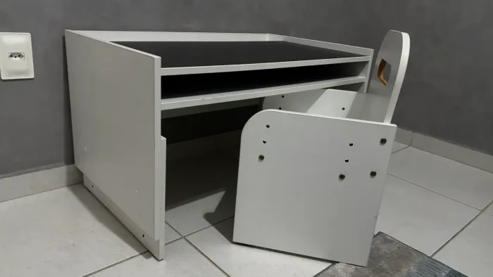 Mesa Escrivaninha Infantil com Cadeira