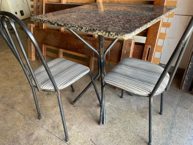 Mesa de mármore usada