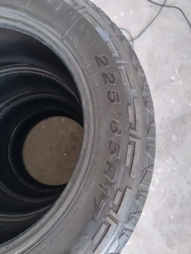 Pneus originais Fiat Toro