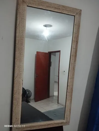 Espelho com moldura