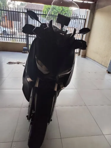 Xmax Semi nova com apenas 7800km