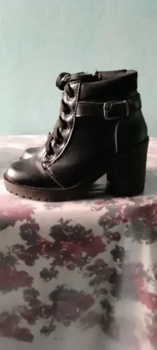 Botinha feminina