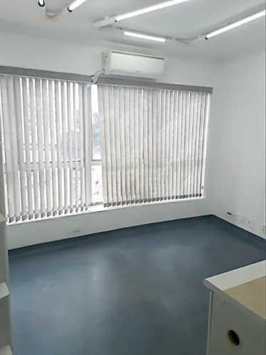 Vendo Urgente Sala comercial 38m2 Edf. 24hs