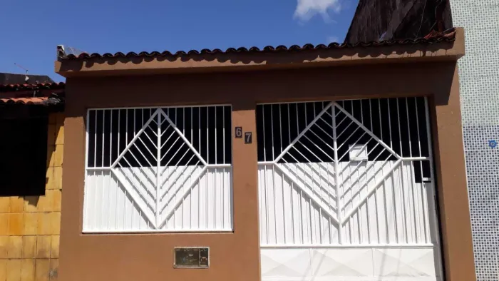 Casa em rua pública no Ponto Novo [22272]