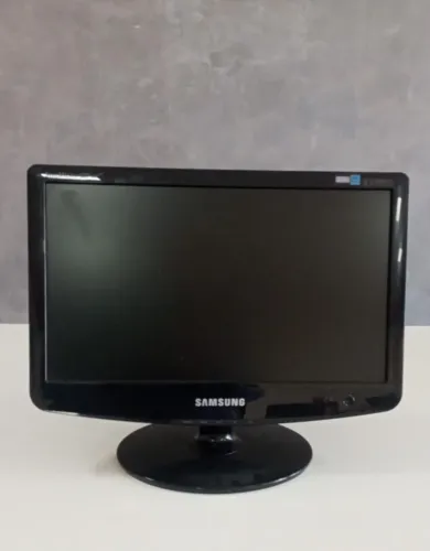 Monitor Samsung 16" Wide
