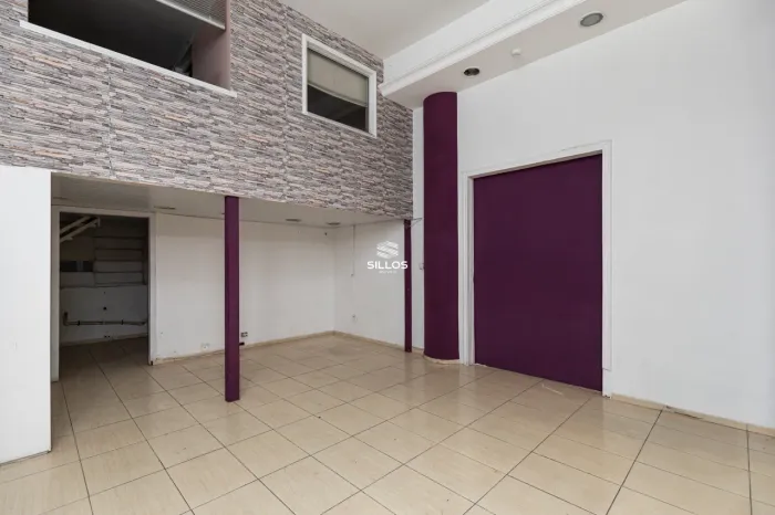 Sala comercial com 52,92 m² para alugar no Centro de Curitiba