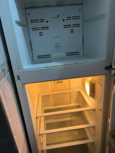 Geladeira, ótimo estado e funcionando tudo
