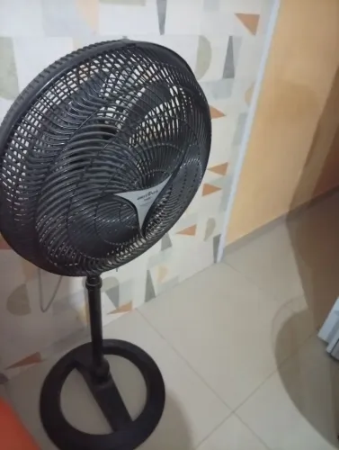 Ventilador Britânia turbo com pé