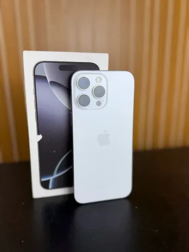 iPhone 16 Pro Max 256gb EXTREMAMENTE NOVO