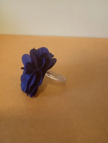 80 Porta guardanapos de argola com flor de cetim azul