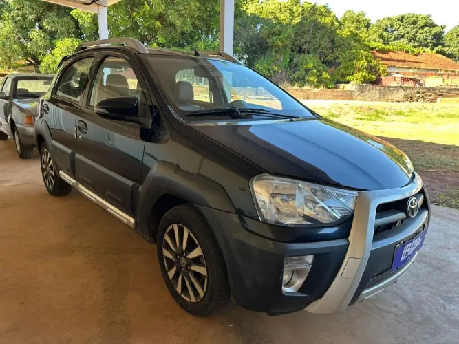 Toyota Etios Cross 1.5 Flex 16V 5P Mec. 2016