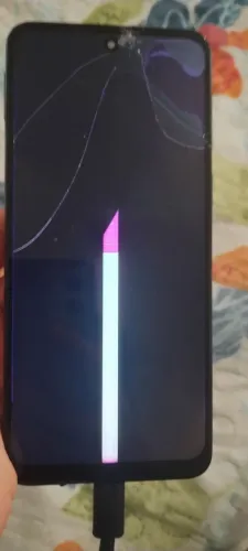 Celular G53 5G com defeito no display