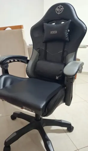 Cadeira gamer/ escritório semi nova