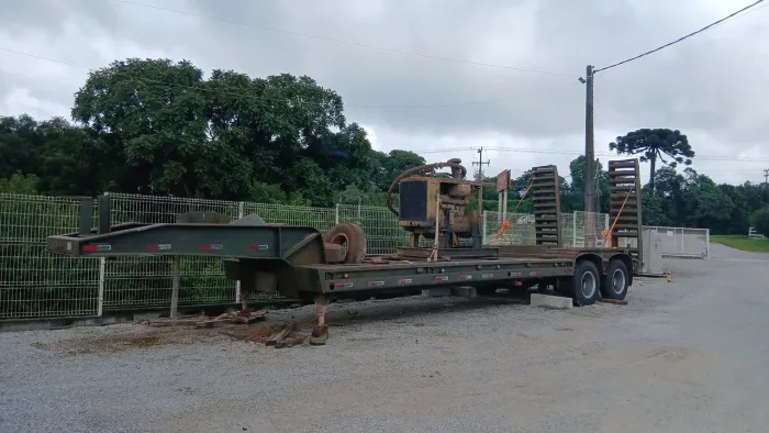 Carreta prancha para transporte de máquinas e equipamentos Randon 2 eixos