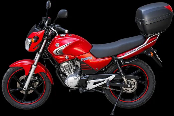 Vendo YBR 125 montadinha