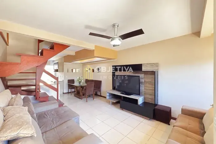 Casa à venda 3 Quartos 2 Suites 2 Vagas 92M² Guarujá Porto Alegre - RS