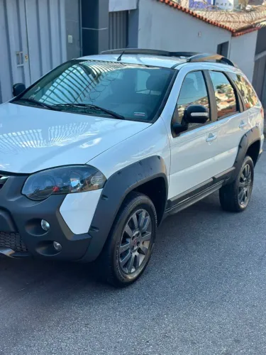 Fiat Palio Weekend Adventure Locker 1.8 Flex 2018