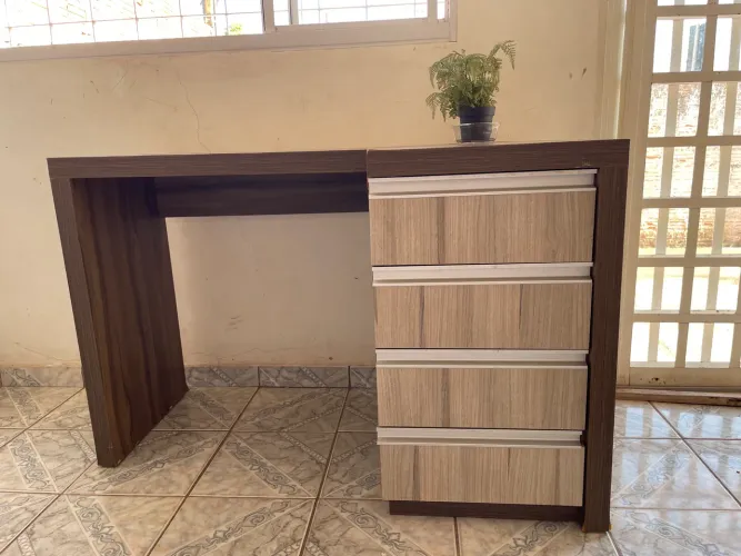 Mesa de estudo.